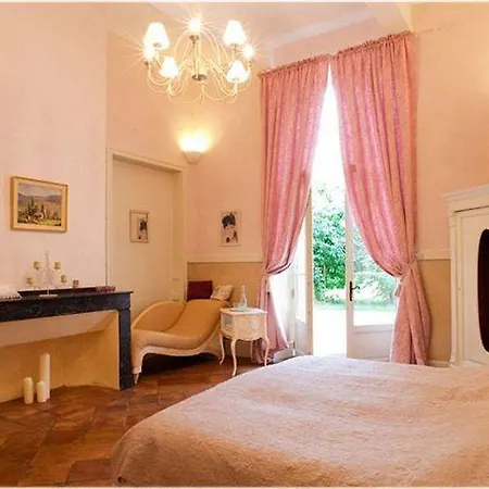 Le Petit Chateau Argoumbat * Beaumont-de-Lomagne