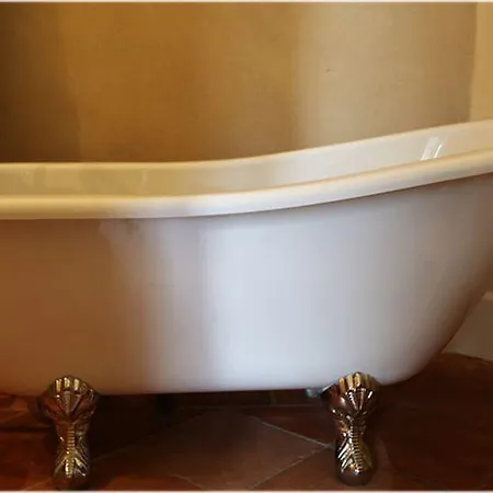Bed and breakfast Le Petit Chateau Argoumbat *