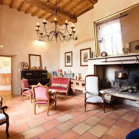 Le Petit Chateau Argoumbat