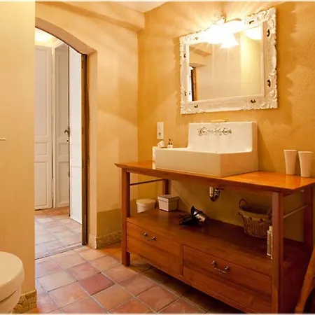 Le Petit Chateau Argoumbat Bed and breakfast Beaumont-de-Lomagne